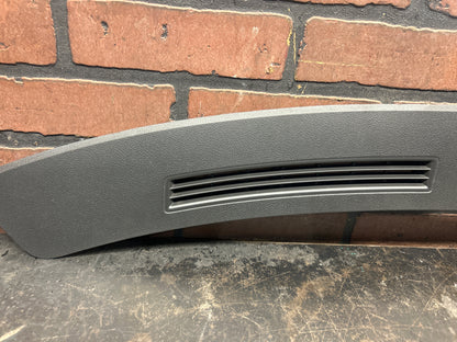 2005-2007 CHRYSLER 300 UPPER DASH DEFROSTER VENT TRIM PANEL 0XB33XDVAC