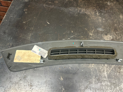 2005-2007 CHRYSLER 300 UPPER DASH DEFROSTER VENT TRIM PANEL 0XB33XDVAC