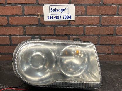2005-2010 CHRYSLER SRT8 300C RIGHT PASSENGER XENON HID HEADLIGHT ASSEMBLY OEM RH