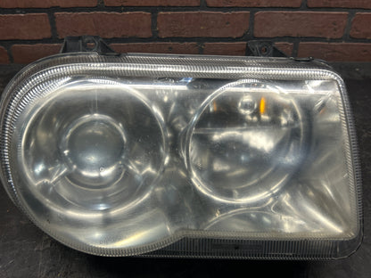 2005-2010 CHRYSLER SRT8 300C RIGHT PASSENGER XENON HID HEADLIGHT ASSEMBLY OEM RH