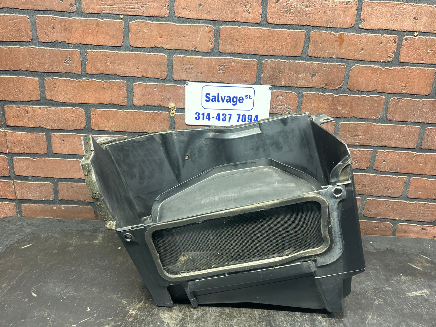 2005-2010 Chrysler 300C SRT8 Cabin Air Filter Housing OEM 04806294AB