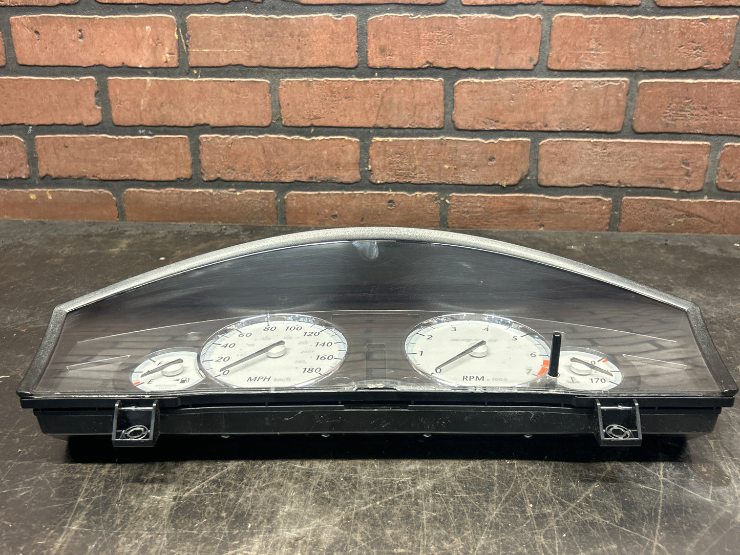 2007 Chrysler SRT8 Chrysler 300C 180Mph Instrument panel Cluster Speedometer OEM