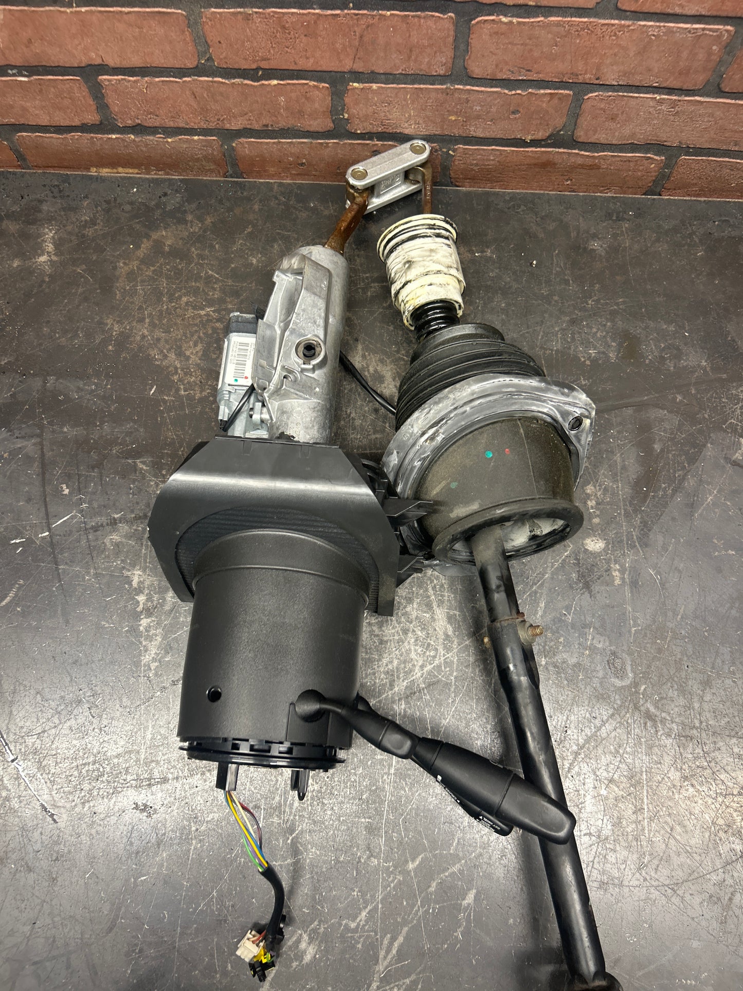 06-10 Chrysler 300C SRT Steering Column W/Telescopic Power Tilt and Clock Spring