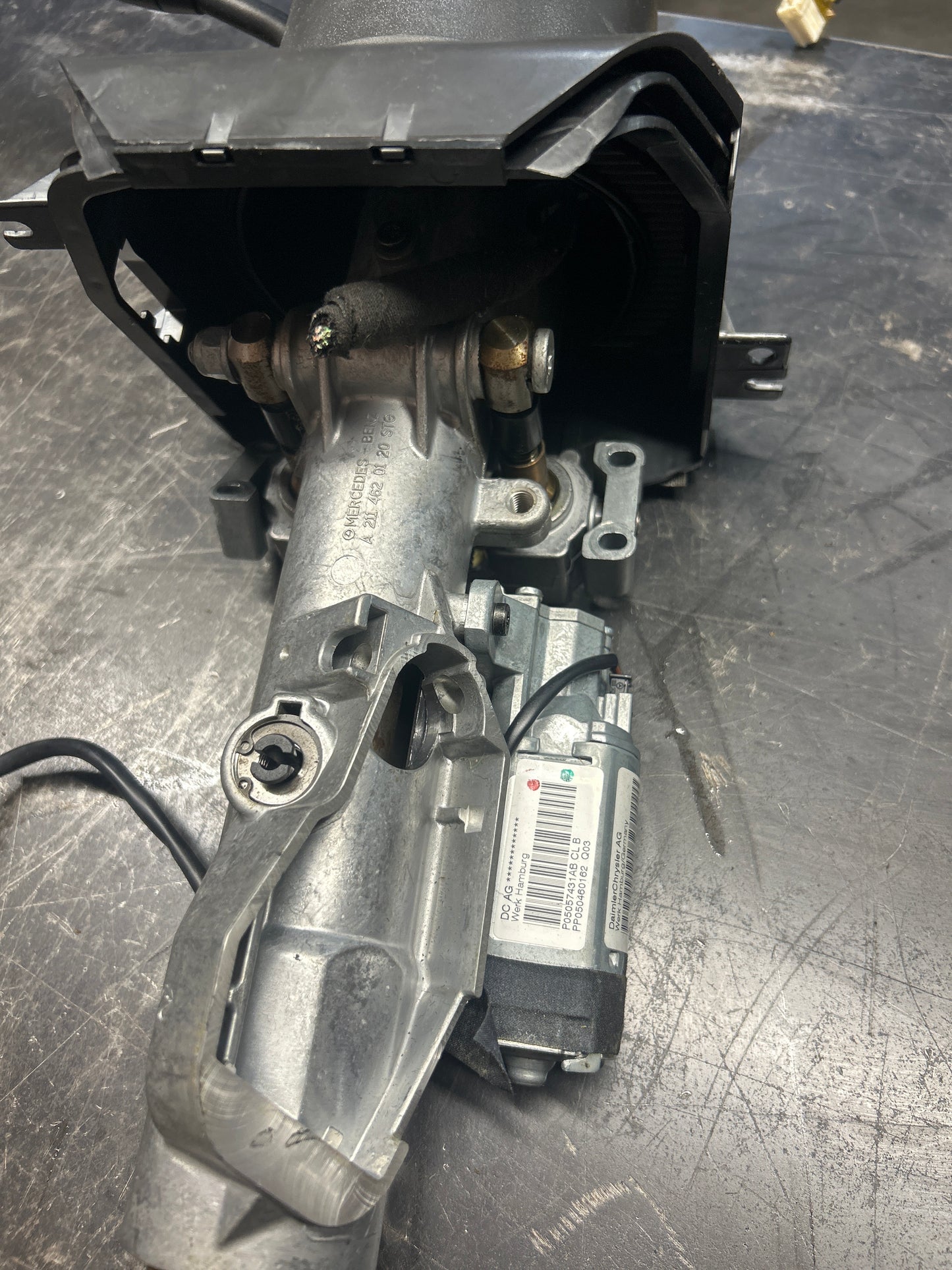 06-10 Chrysler 300C SRT Steering Column W/Telescopic Power Tilt and Clock Spring