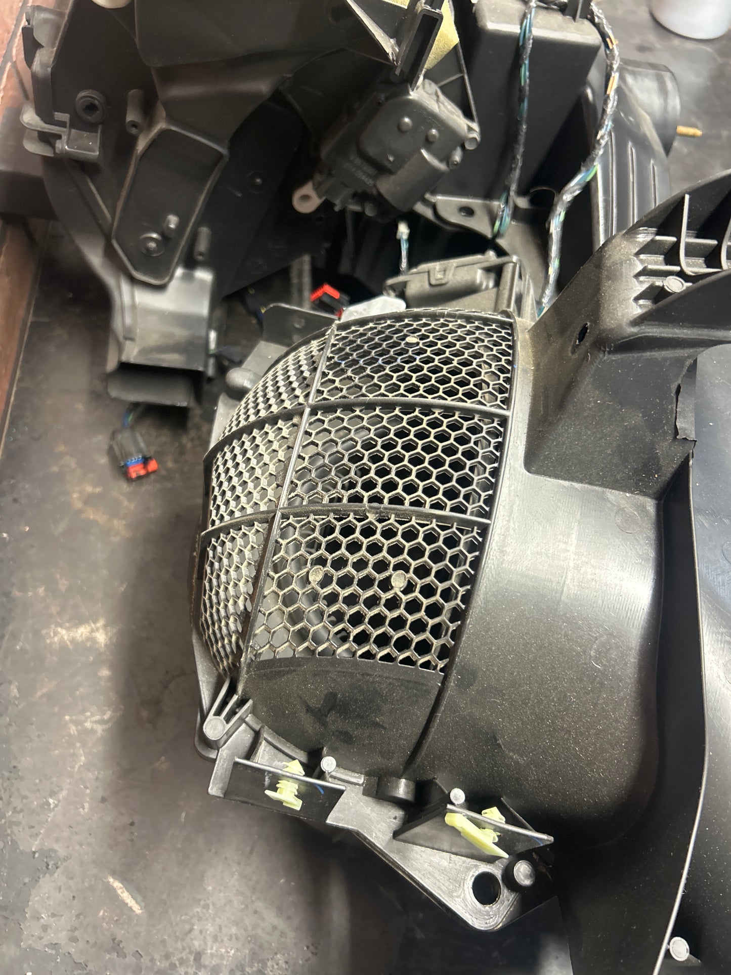 2005-2010 CHRYSLER 300 SRT8 HVAC A/C HEATER BLOWER HOUSING BOX 04596500AE
