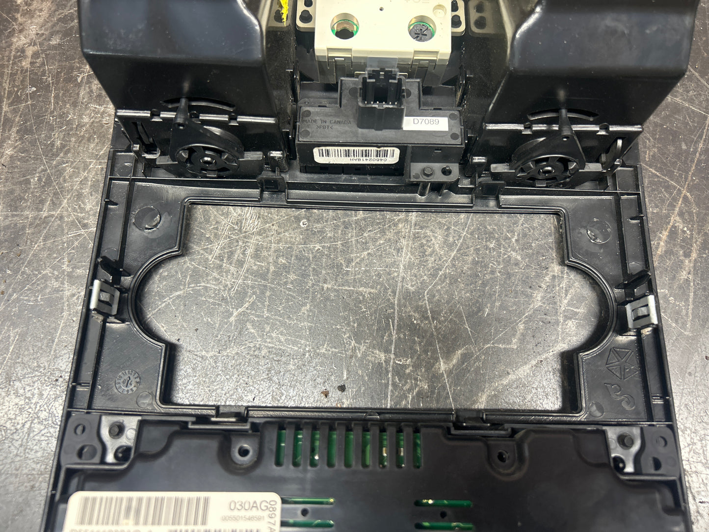 2005-2010 Chrysler 300 Dash Bezel Trim Panel Nav Radio Heater Climate Control