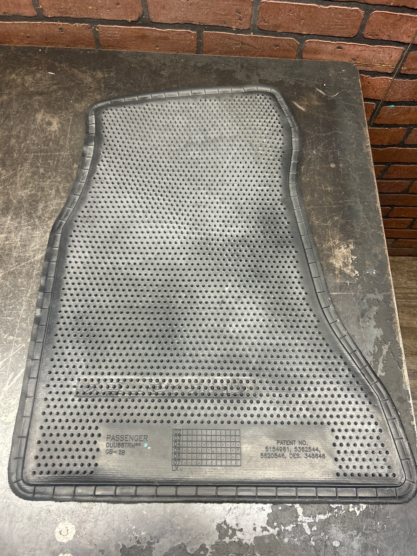 2005-2010 Chrysler 300C Front and Rear Interior Carpet Set OEM 1GK52ZJ8AA