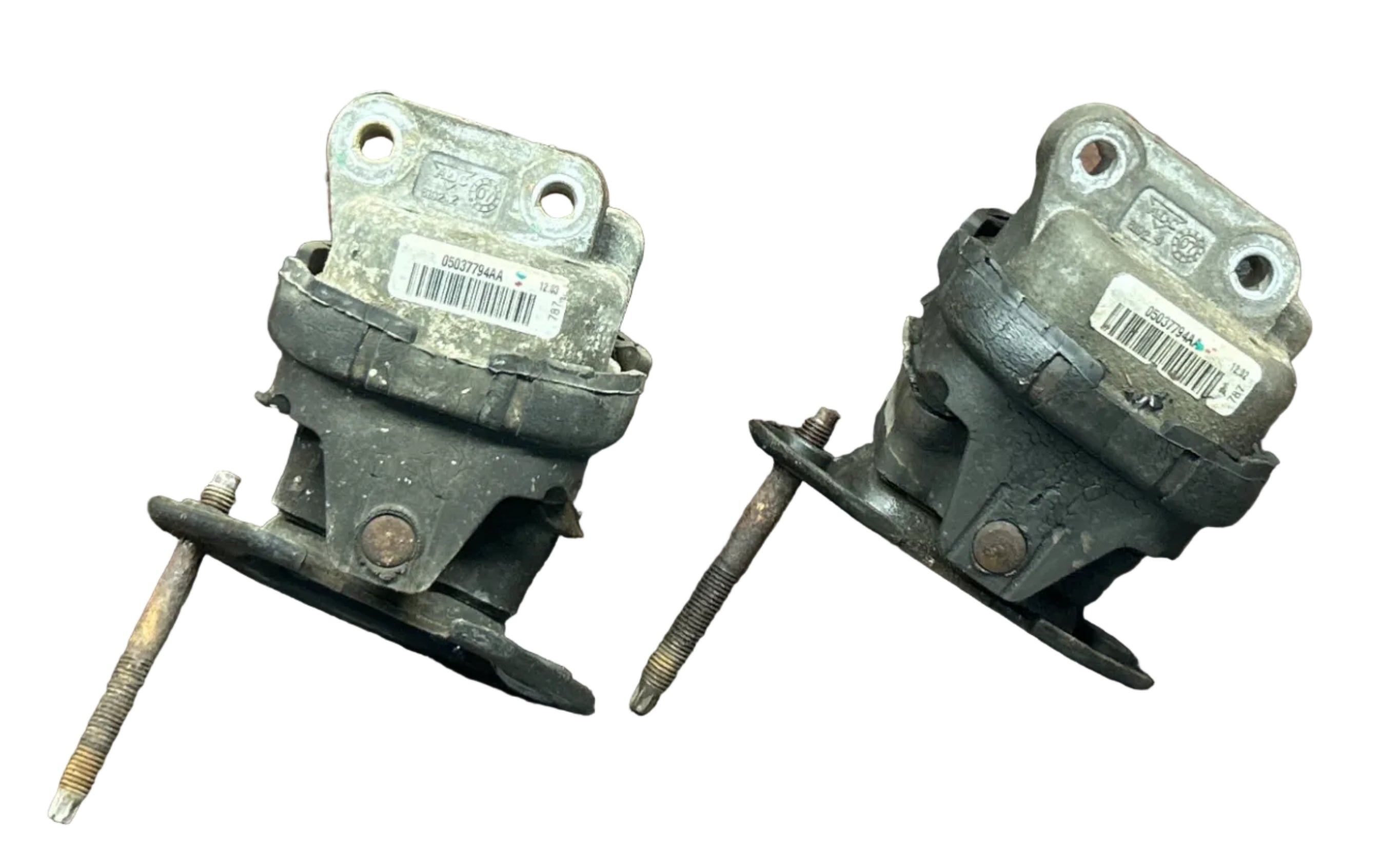 2005-2010 Chrysler 300C 6.1L 5.7L Driver and Passenger Engine Motor Mounts OEM