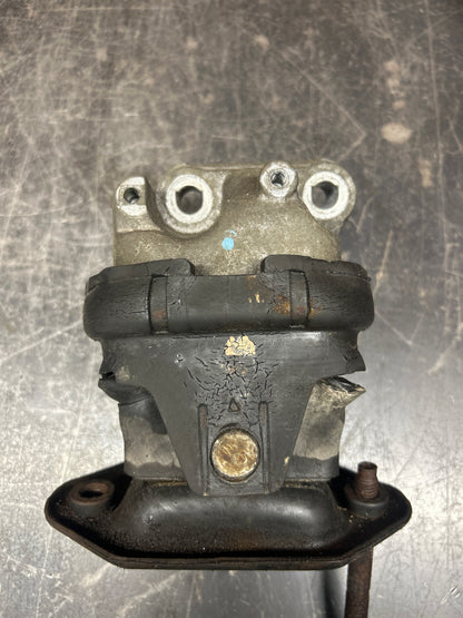 2005-2010 Chrysler 300C 6.1L 5.7L Driver and Passenger Engine Motor Mounts OEM