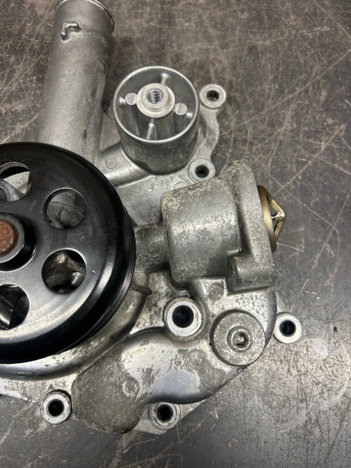 2005-2010 Chrysler 300/Dodge Charger/Challenger SRT8 6.1L Hemi Water Pump OEM