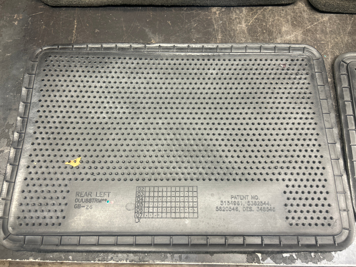 2005-2010 Chrysler 300C Front and Rear Interior Carpet Set OEM 1GK52ZJ8AA