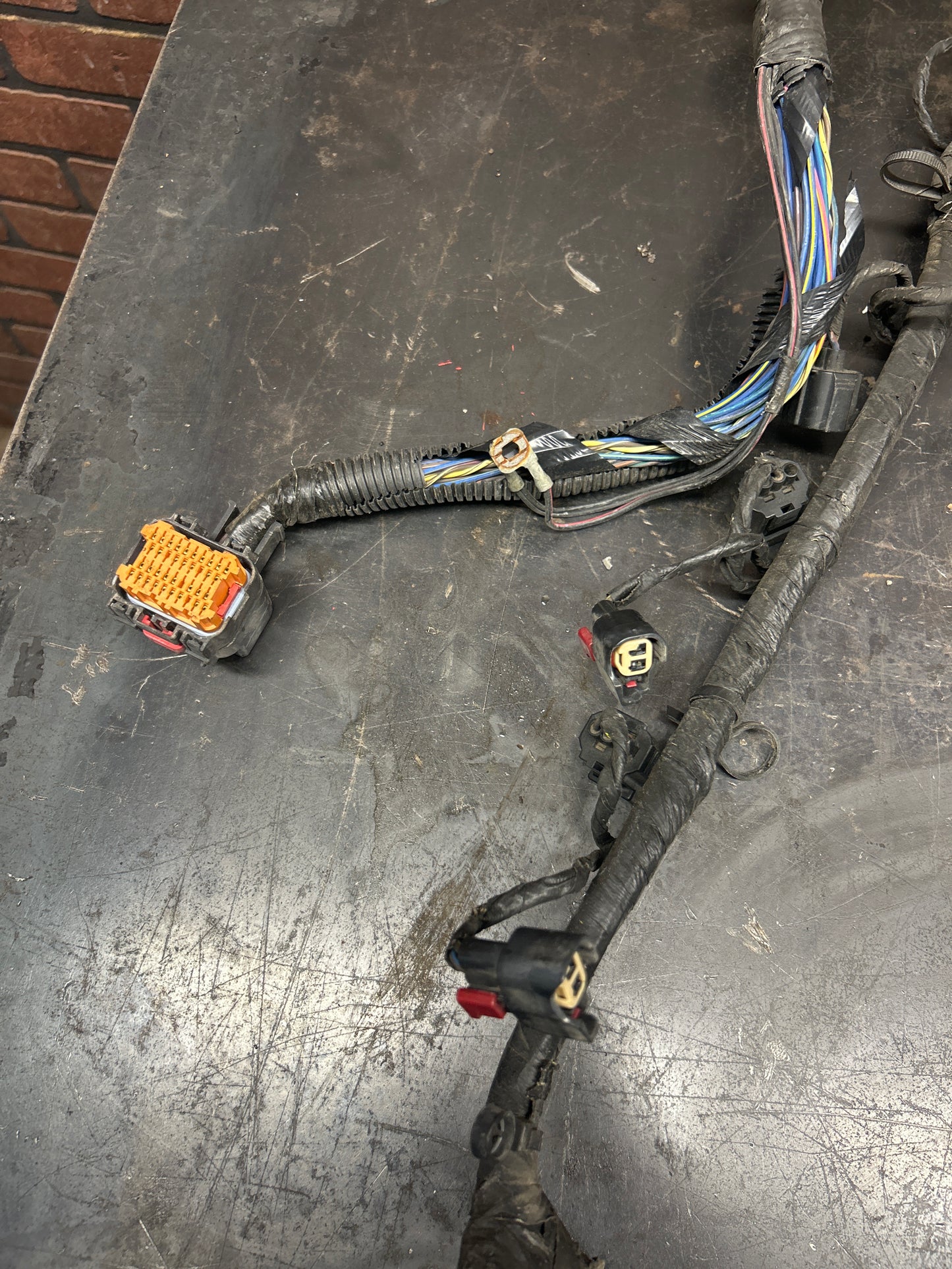 06-10 CHRYSLER 300 CHARGER SRT-8 6.1 HEMI OEM ENGINE WIRING HARNESS 05029768AD