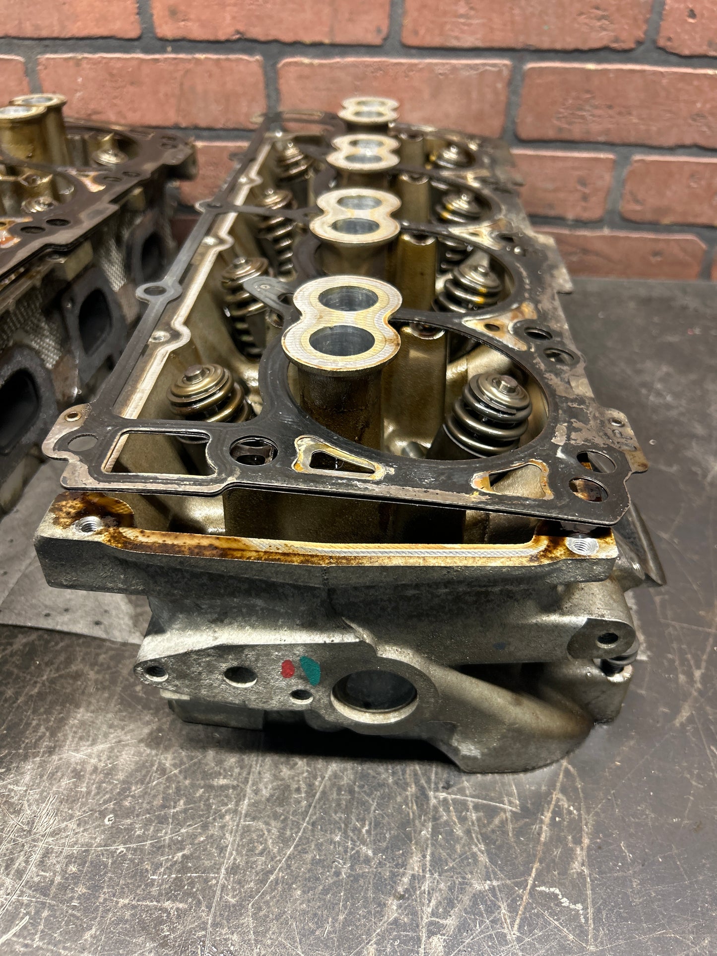 2005-2010 Chrysler 300C/Charger/Challenger 6.1L Hemi OEM Cylinder Heads Pair