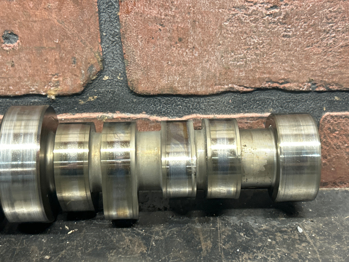 2005-2010 Chrysler 300C SRT8 6.1L HEMI Engine Cam Camshaft 5037379AD