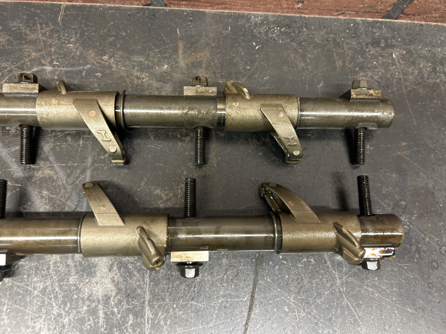 2006-2010 OEM Chrysler 300C SRT8 6.1l Hemi Rocker Arm Pair Set x2