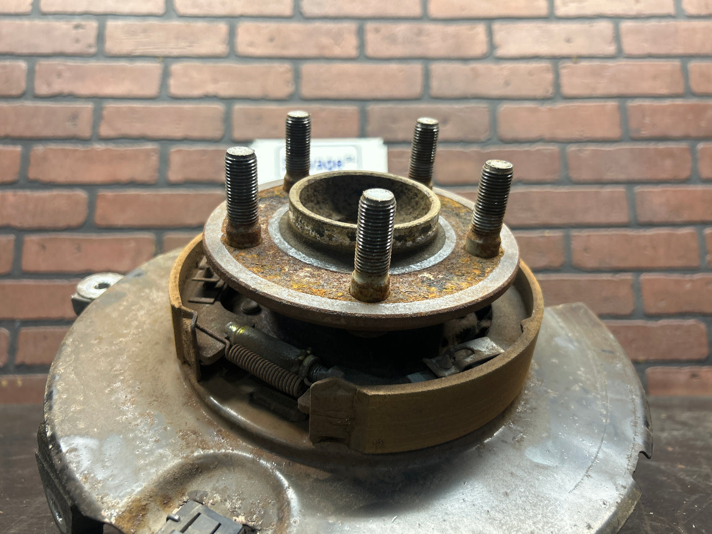 2005-2010 Chrysler 300 SRT8 6.1l Rear Left Suspension Control Arms Spindle
