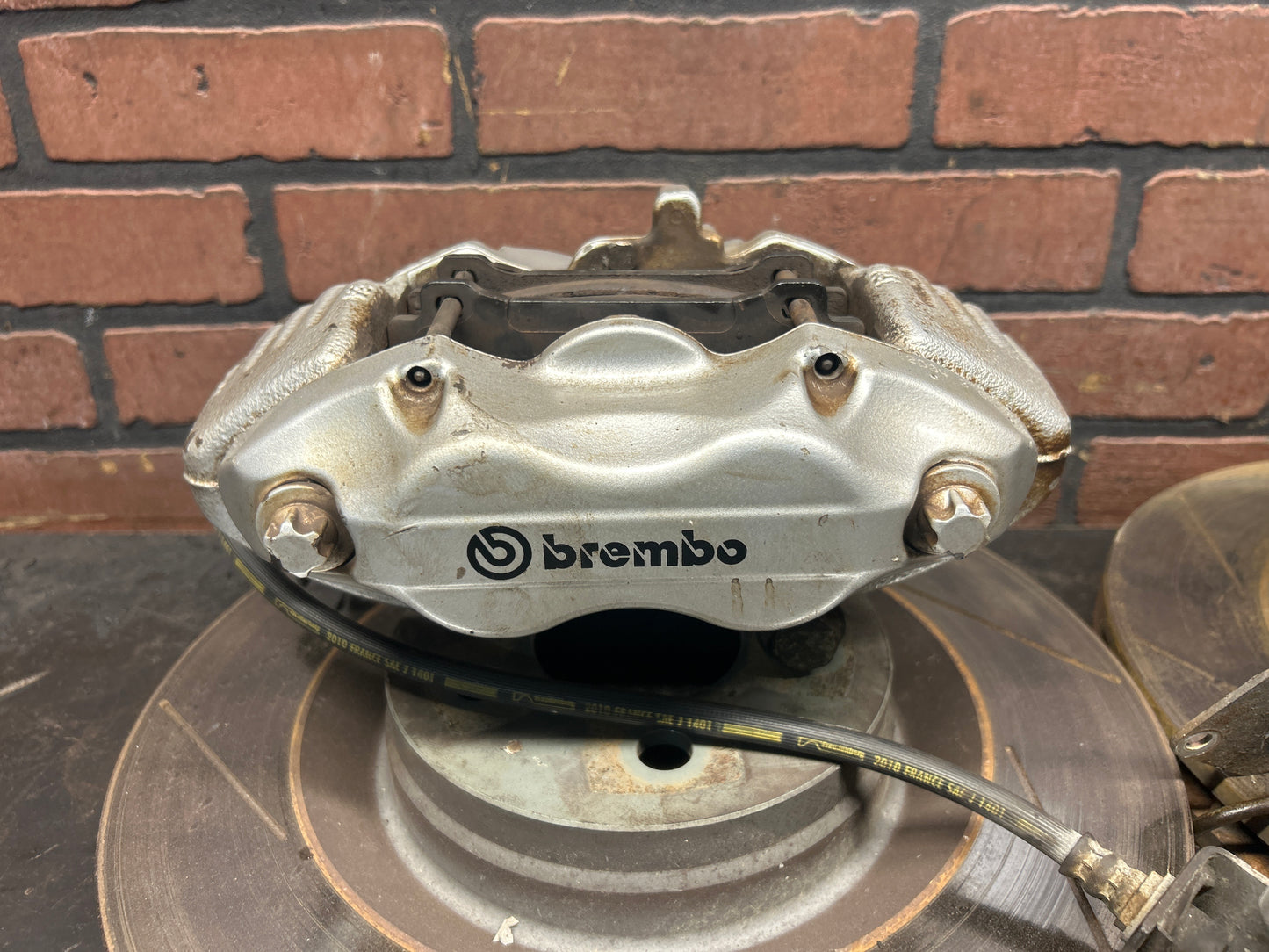 05-10 Chrysler 300C SRT8/Charger/Magnum 4Piston Brembo Brake Calipers and Rotors