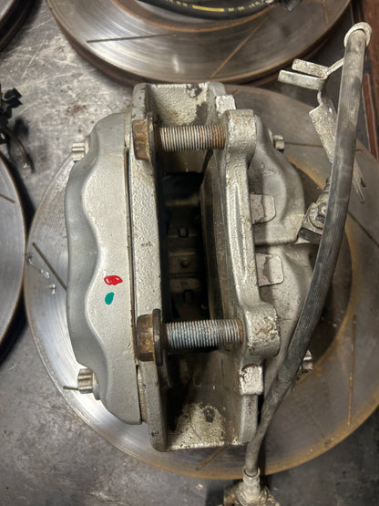 05-10 Chrysler 300C SRT8/Charger/Magnum 4Piston Brembo Brake Calipers and Rotors