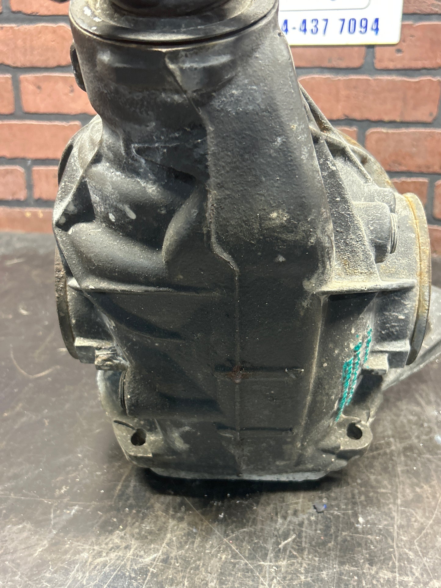 2005-2010 Chrysler 300C SRT8 6.1L 3.06 Rear Differential RWD OEM 05037799AC