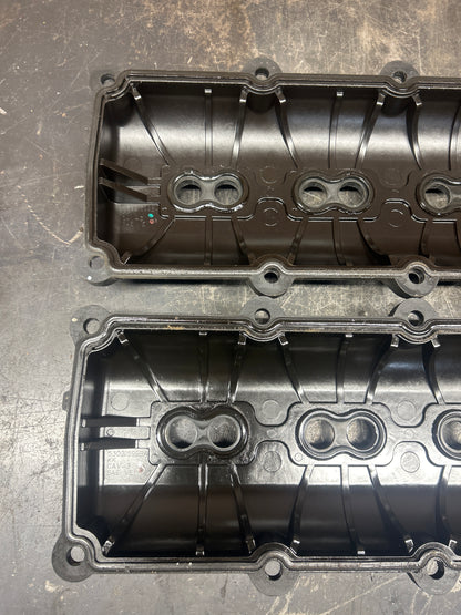 Set of 2 Genuine Mopar 5.7L 6.1L 6.4L Hemi Valve Cover Dodge Chrysler 53022085AD