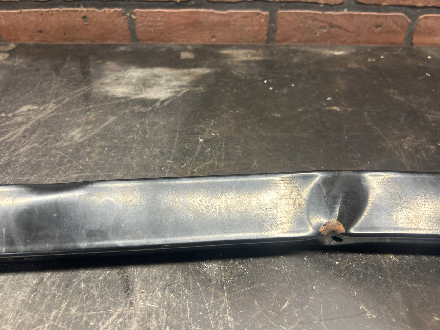 2012-2023 DODGE CHALLENGER/CHARGER FRONT WHEELHOUSE STRUT TOWER BRACE MOUNT OEM