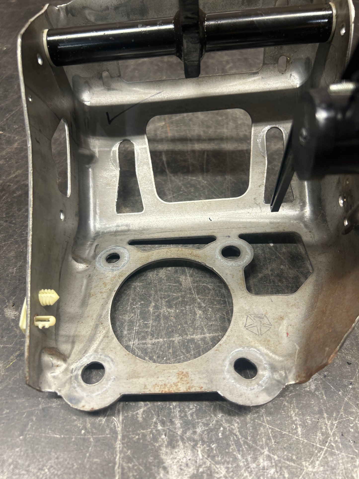 2015-2023 DODGE CHARGER SCAT PACK 392 BRAKE PEDAL ASSY AND BRACKET SUPPORT OEM