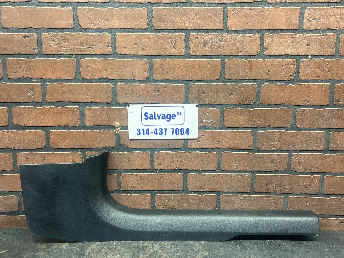 11-23 DODGE CHARGER FRONT RH RIGHT PASSENGER DOOR SILL SCUFF KICK PANEL OEM