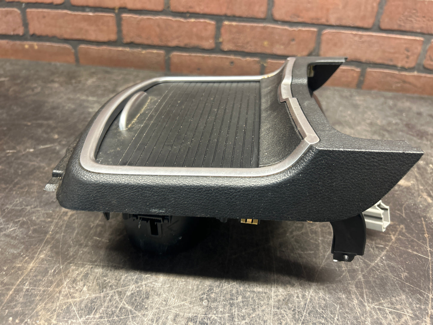 2011-2023 DODGE CHARGER/CHRYSLER 300 CENTER CONSOLE CUP HOLDER SLIDING COVER OEM