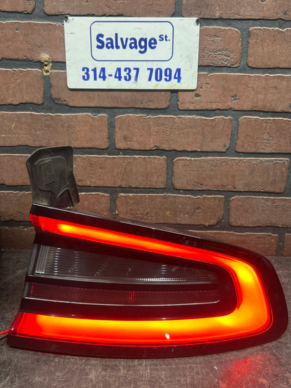 2015-2023 Dodge Charger ScatPack 392 Rear Right Tail Light Brake Lamp 68213144AD