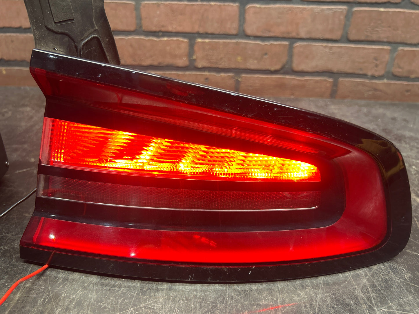 2015-2023 Dodge Charger ScatPack 392 Rear Right Tail Light Brake Lamp 68213144AD