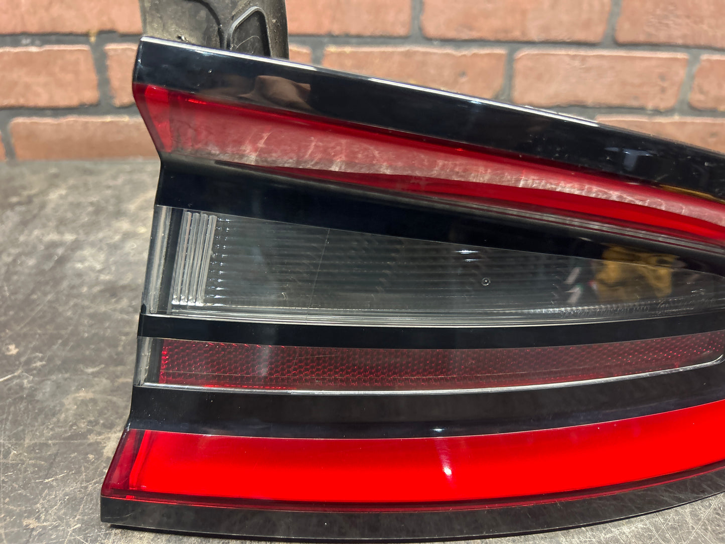 2015-2023 Dodge Charger ScatPack 392 Rear Right Tail Light Brake Lamp 68213144AD