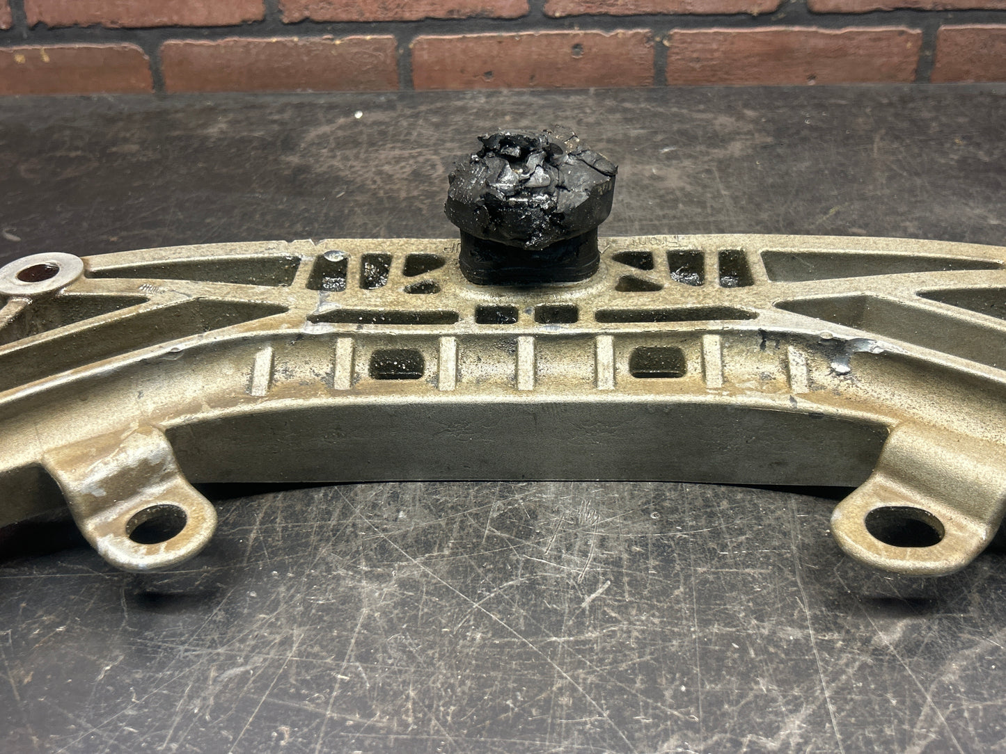 2015-2023 Dodge Charger/Challenger/300 Auto RWD Trans Cross-Member Bracket OEM