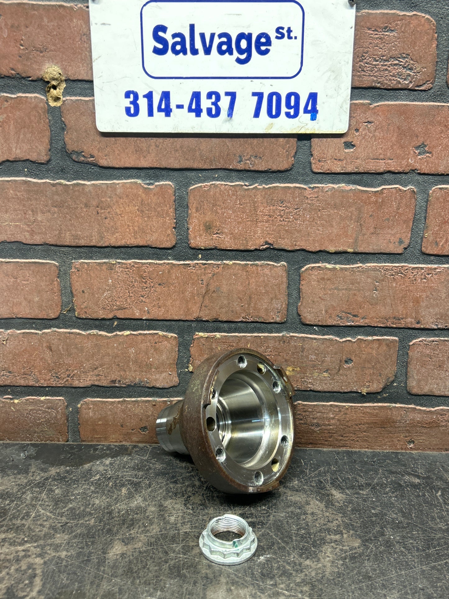 2018-2022 Dodge Charger/Chrysler 300 8 Speed Transmission Flange Yoke 8HP70 OEM