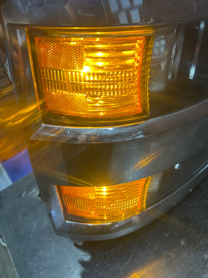 2015-2019 Silverado 2500-3500 OEM Passenger RightSide Halogen Headlight 84096573