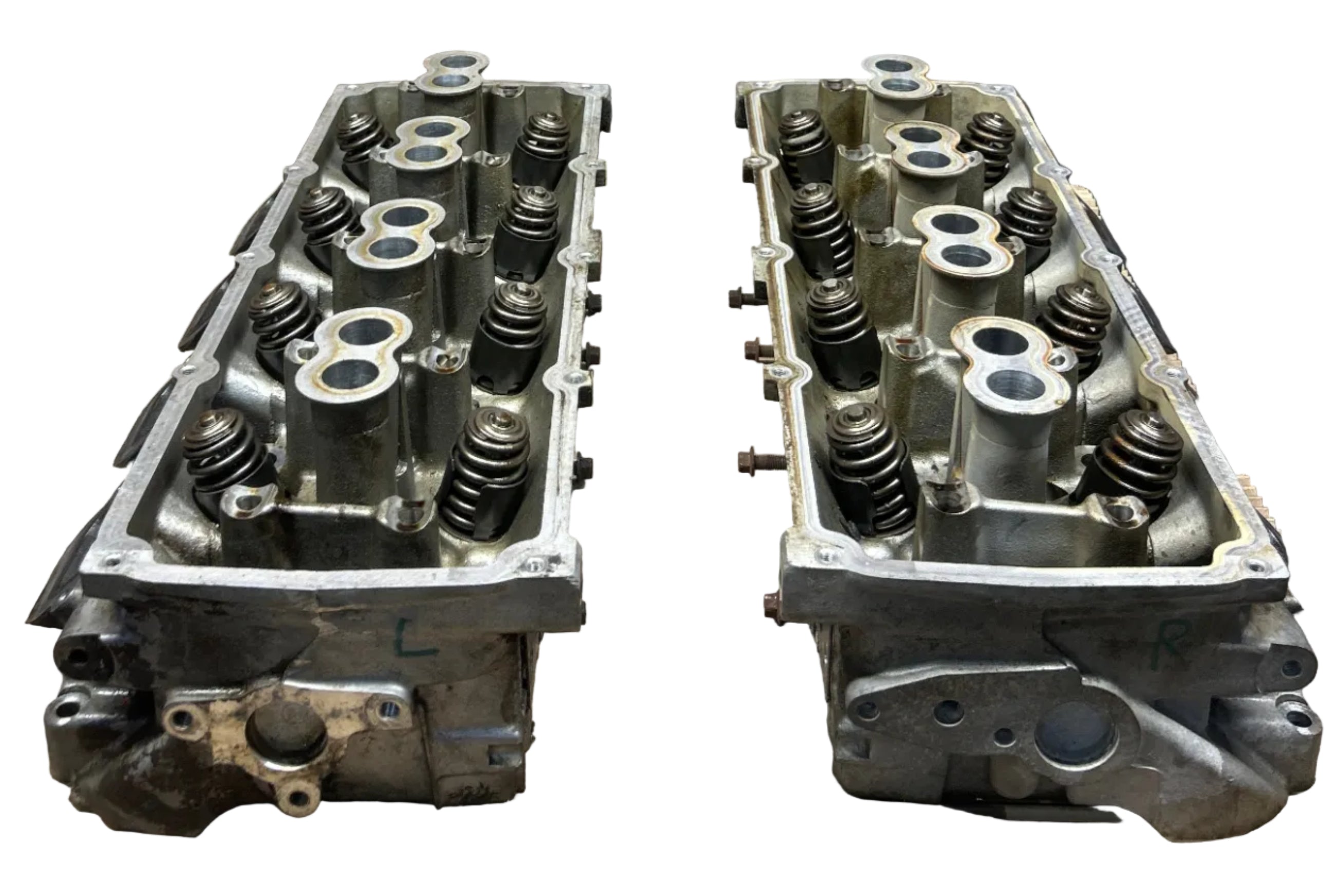2005-2010 Chrysler 300C/Charger/Challenger SRT8 6.1L Hemi OEM Cylinder Heads Set