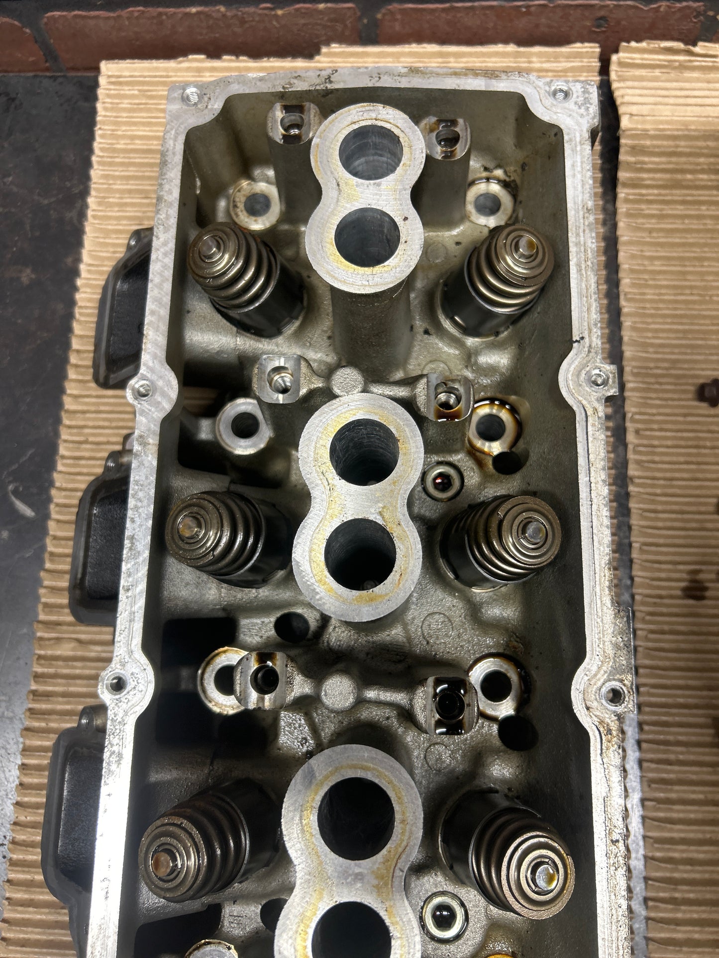2005-2010 Chrysler 300C/Charger/Challenger SRT8 6.1L Hemi OEM Cylinder Heads Set