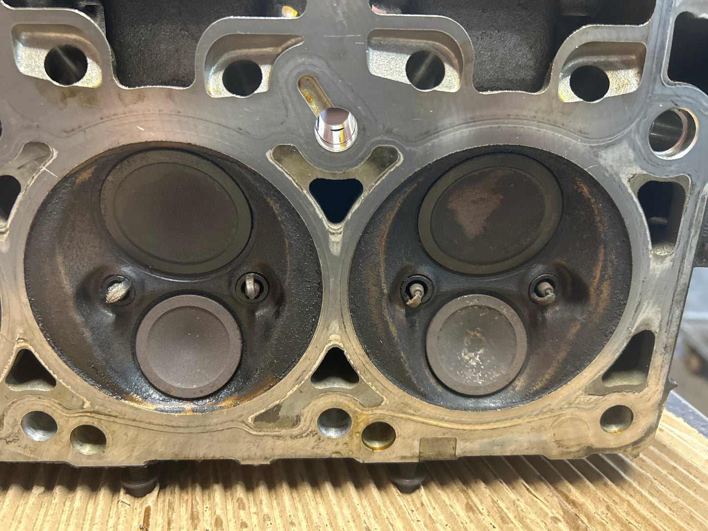 2005-2010 Chrysler 300C/Charger/Challenger SRT8 6.1L Hemi OEM Cylinder Heads Set