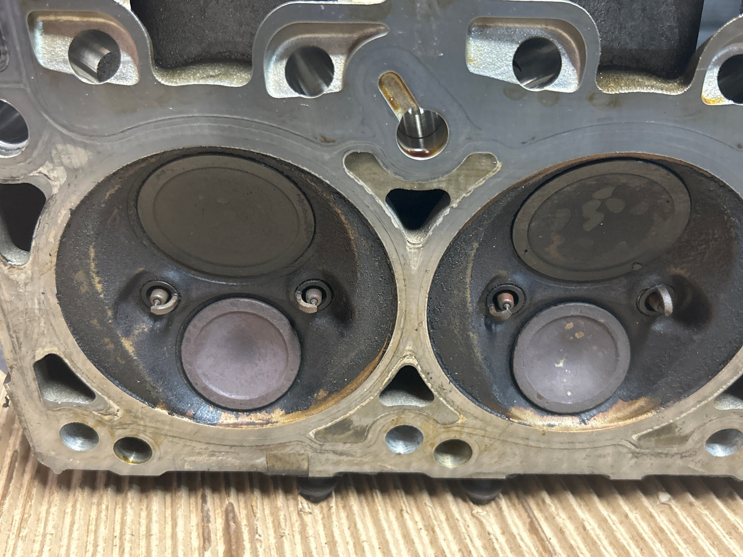 2005-2010 Chrysler 300C/Charger/Challenger SRT8 6.1L Hemi OEM Cylinder Heads Set