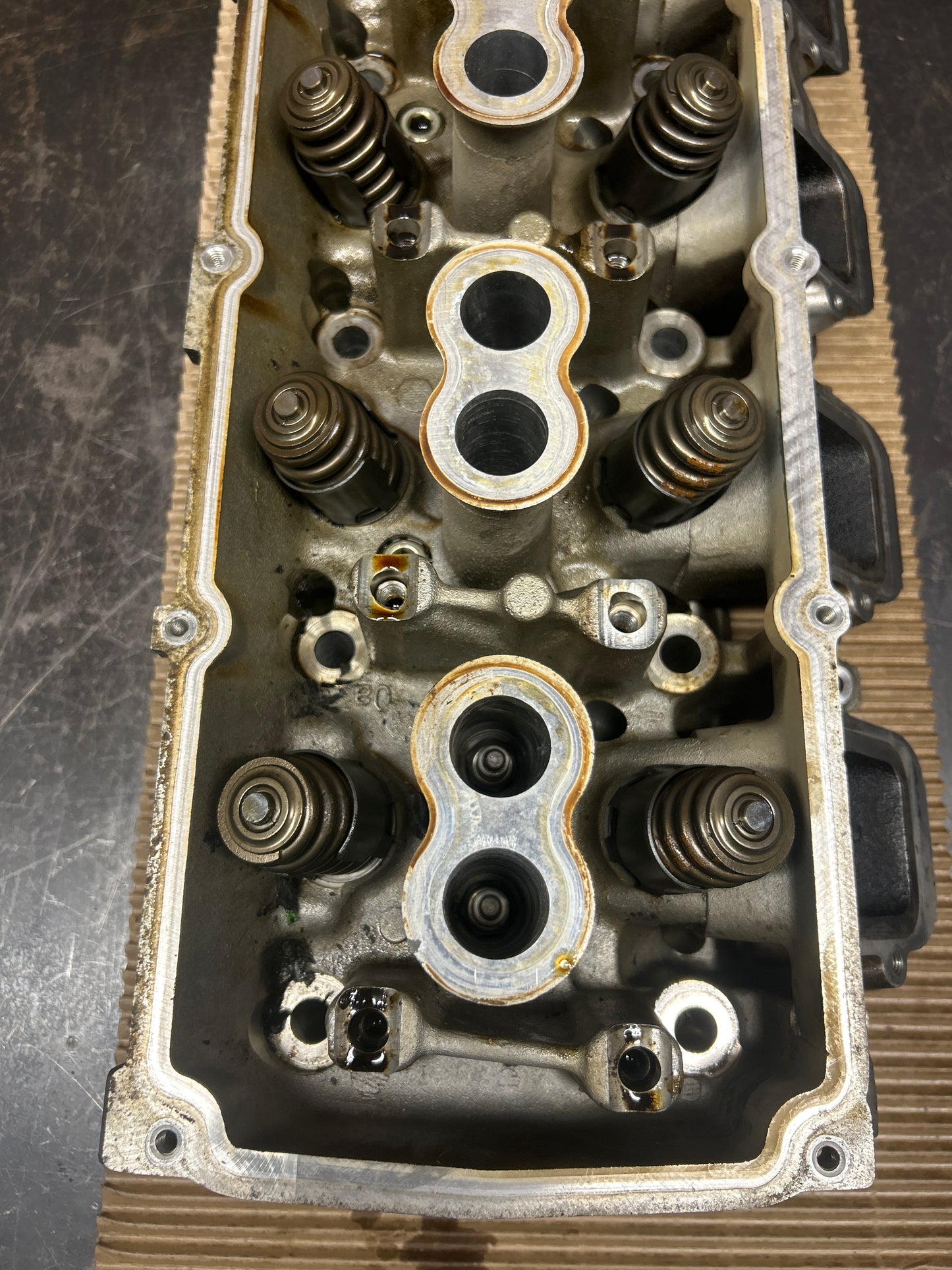 2005-2010 Chrysler 300C/Charger/Challenger SRT8 6.1L Hemi OEM Cylinder Heads Set