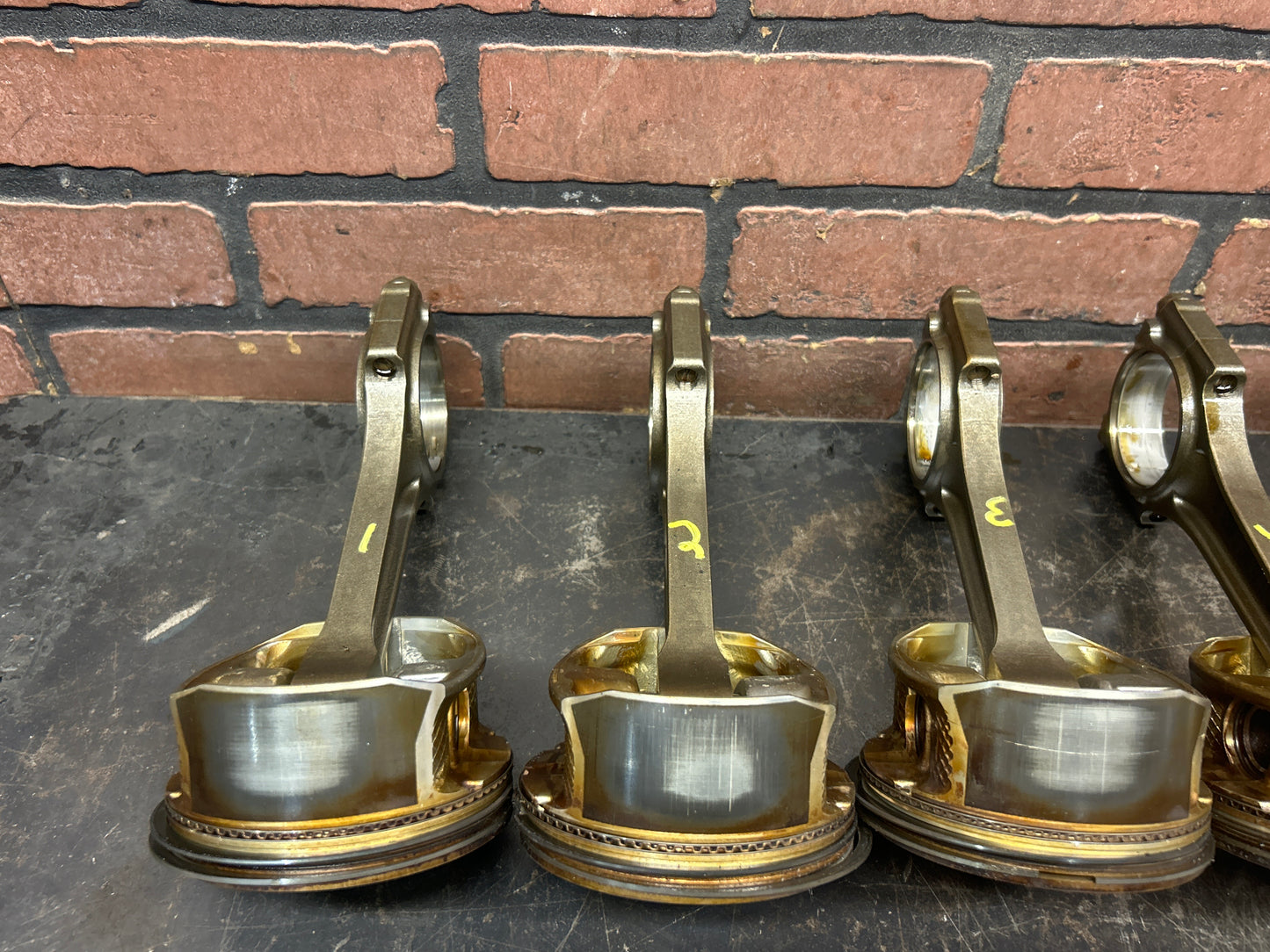 2005-2010 Dodge/Chrysler/Jeep SRT8 6.1L HEMI Engine Rods & Pistons Set OEM