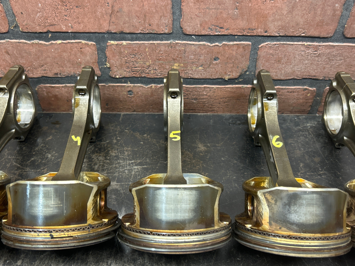 2005-2010 Dodge/Chrysler/Jeep SRT8 6.1L HEMI Engine Rods & Pistons Set OEM