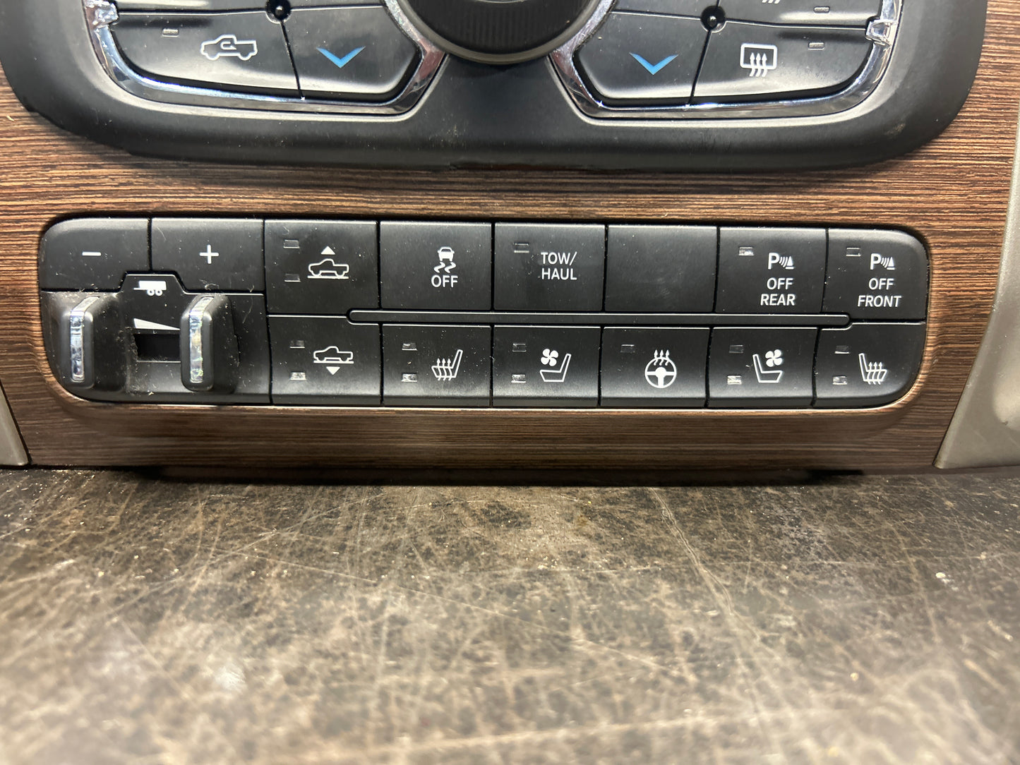 2013-2018 DODGE LARAMIE HORN 1500 2500 3500 RADIO DASH BEZEL CENTER TRIM CONSOLE