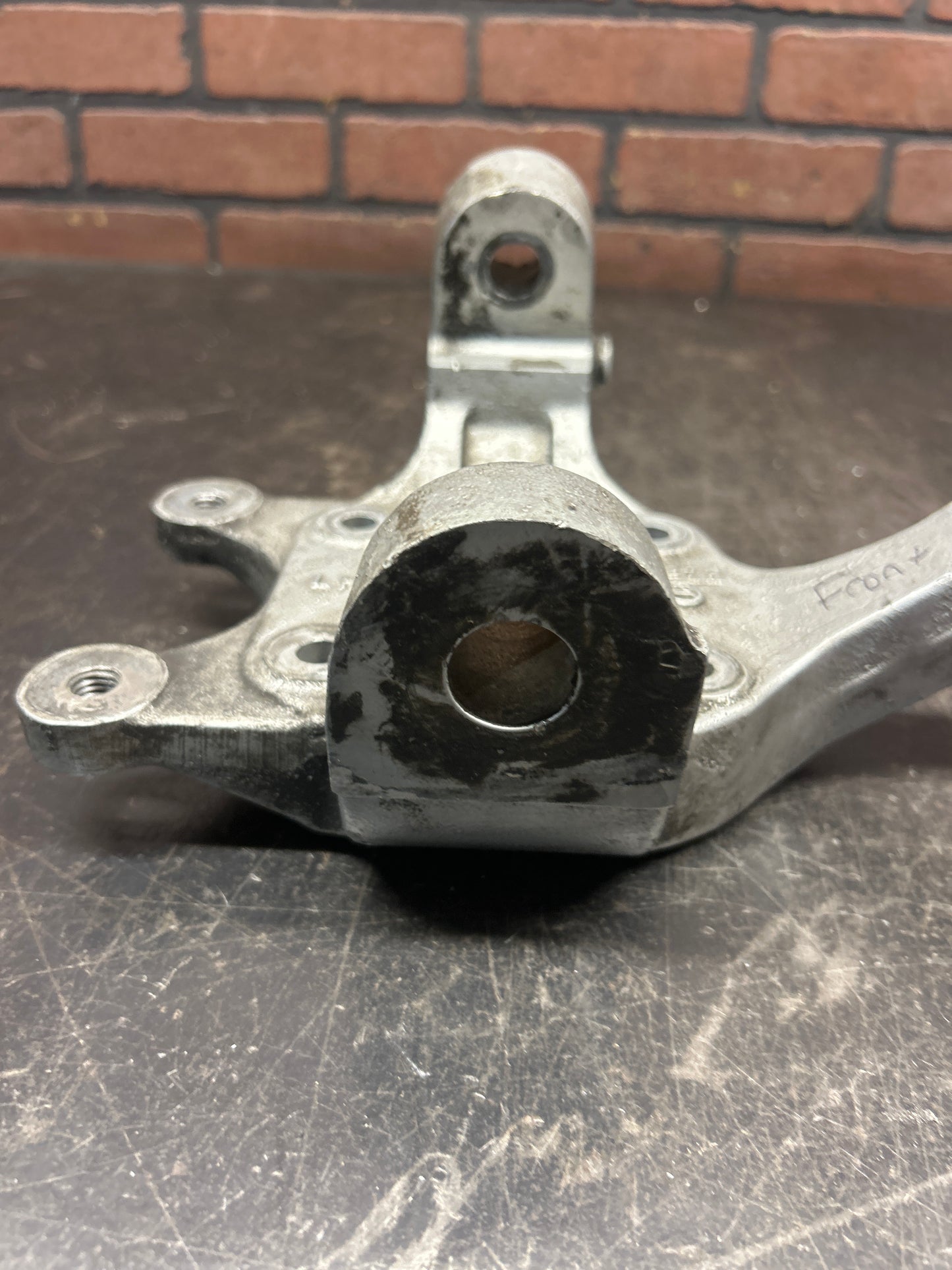 96-02 OEM Dodge Viper GEN 2 Left Front Steering Knuckle NO HUB NON-ABS 4709305