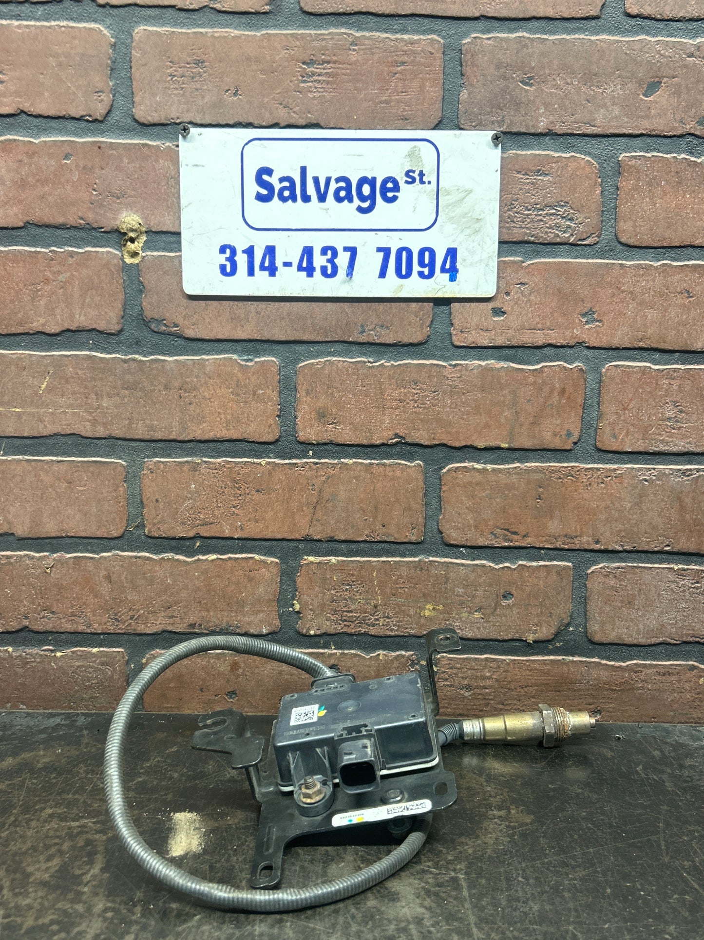 13-18 DODGE RAM 2500 CUMMINS 6.7 DIESEL NOX NITROGEN SENSOR MODULE OEM W/Bracket