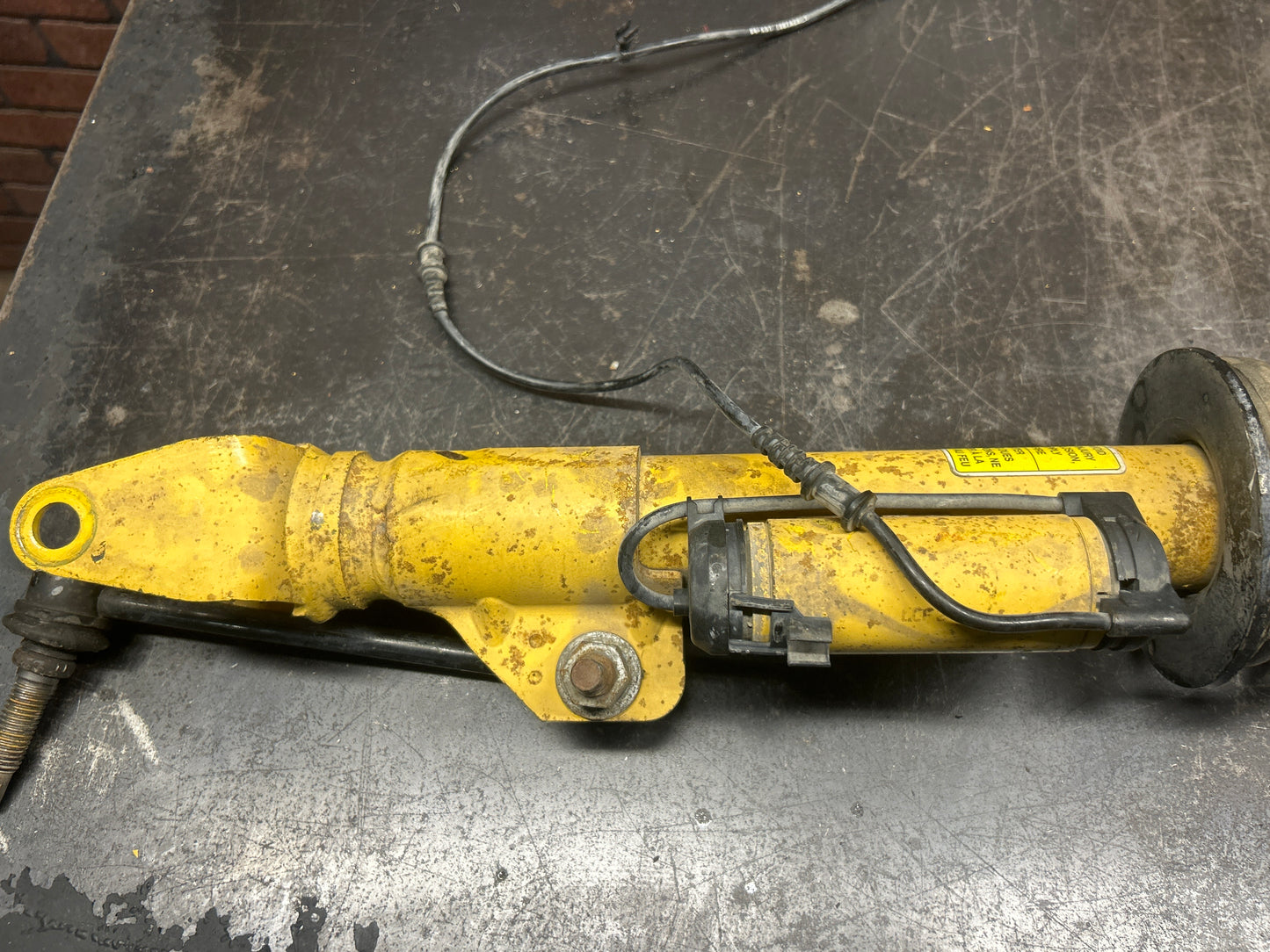 2012-2021 DODGE CHALLENGER 392 SRT8 FRONT DRIVER LEFT LH STRUT SHOCK 5181555AF