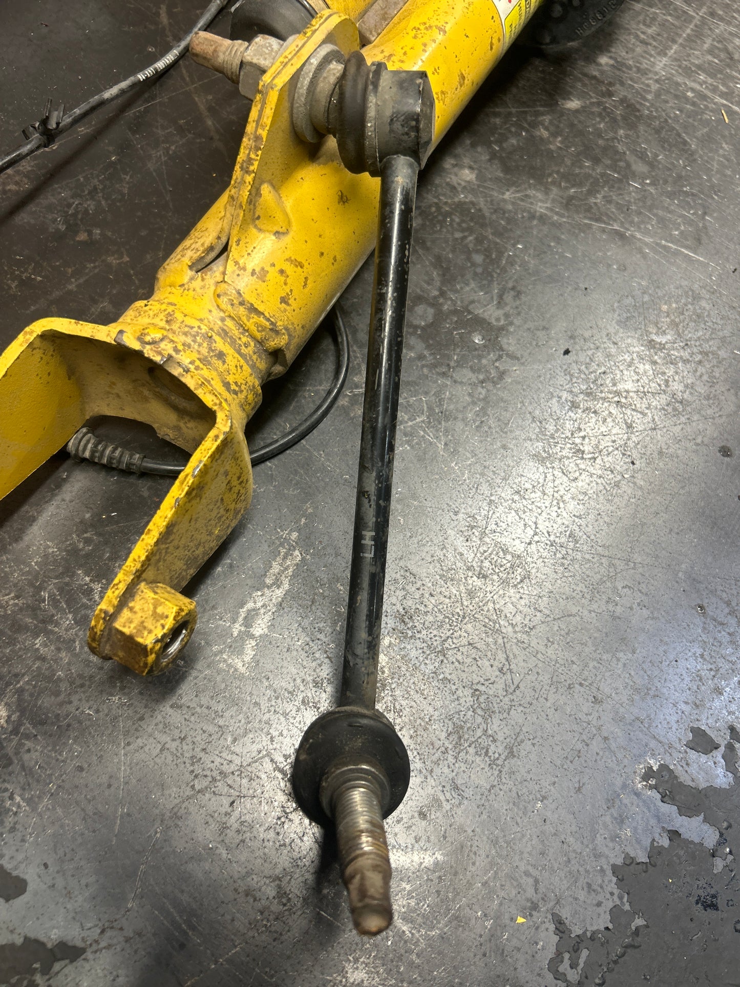 2012-2021 DODGE CHALLENGER 392 SRT8 FRONT DRIVER LEFT LH STRUT SHOCK 5181555AF