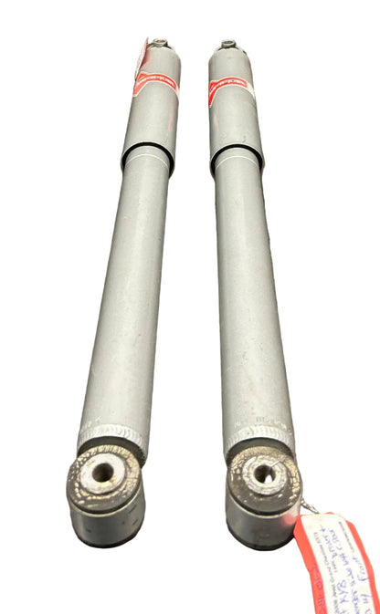 2005-2010 Jeep Grand Cherokee SRT8 KYB Rear Struts 554377