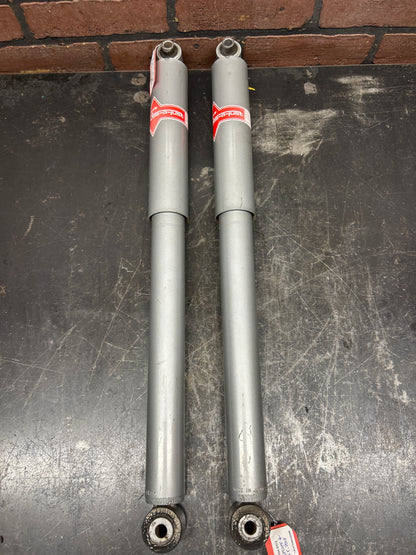 2005-2010 Jeep Grand Cherokee SRT8 KYB Rear Struts 554377