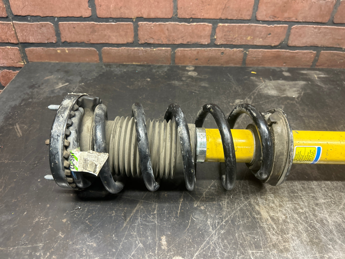 2008-2014 CHALLENGER SRT8 Front Passenger RH Shock Absorber Strut OEM 05181349AG