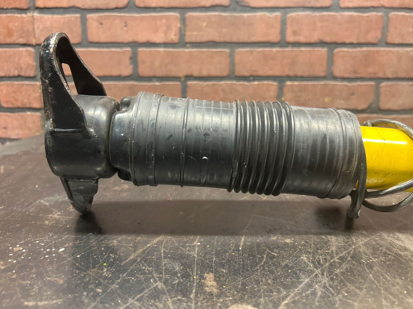 2012-2015 Jeep Grand Cherokee SRT Bilstein Rear Right Shock Strut 05181508AC OEM